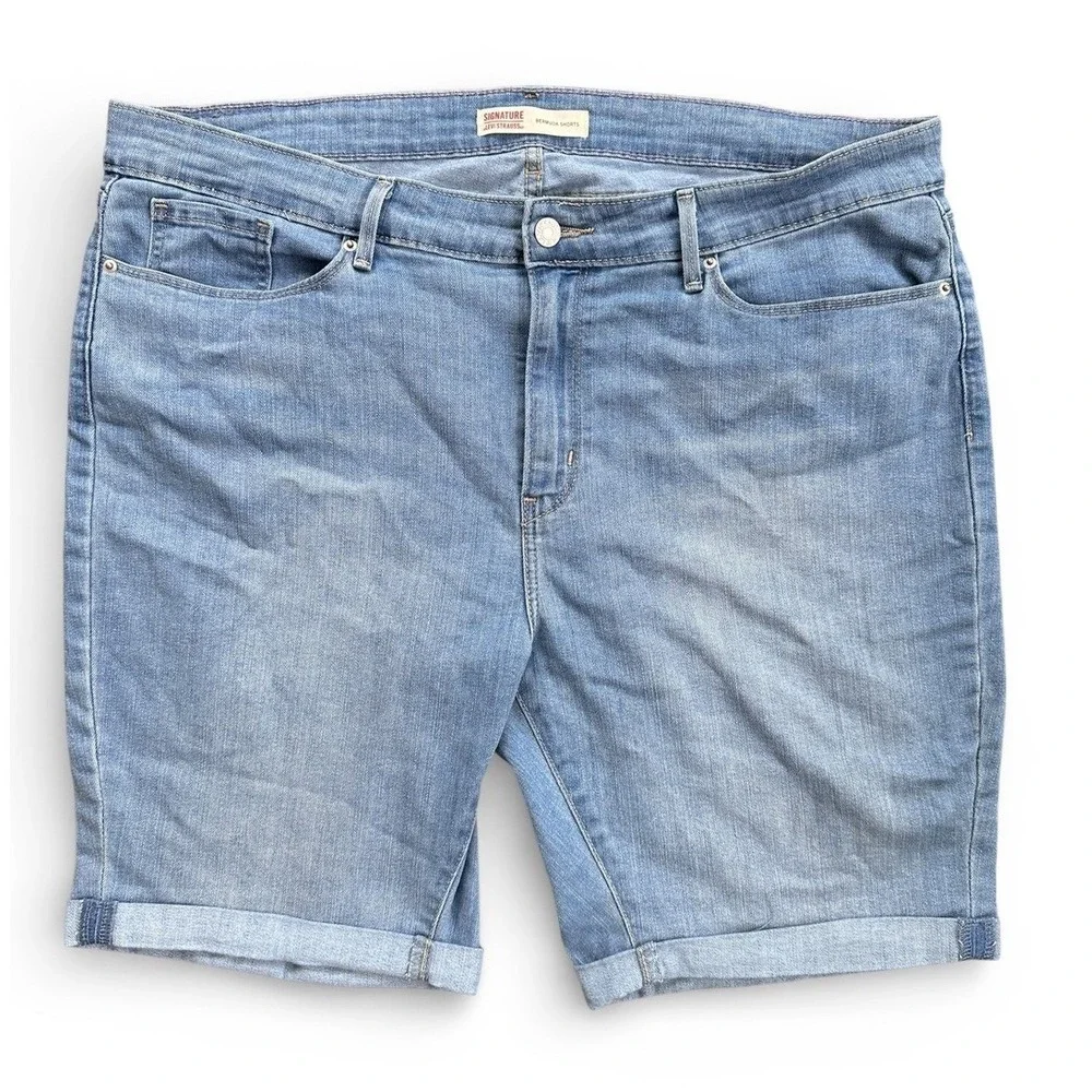 Signature by Levi Strauss Bermuda‎ Shorts Women 18 Medium Wash Excellent Cuffed